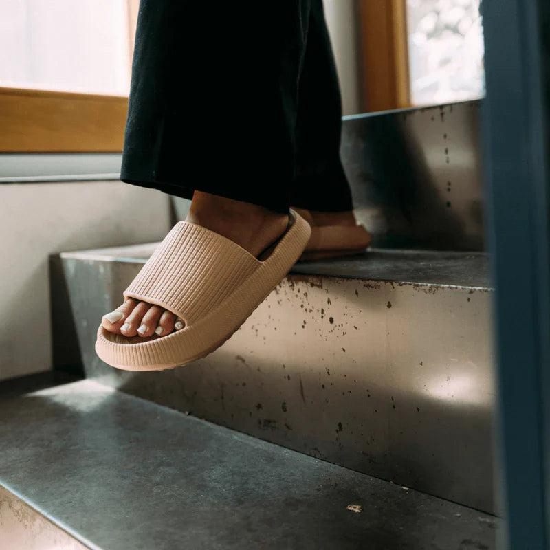 sandales pour homme et femme couleur beige